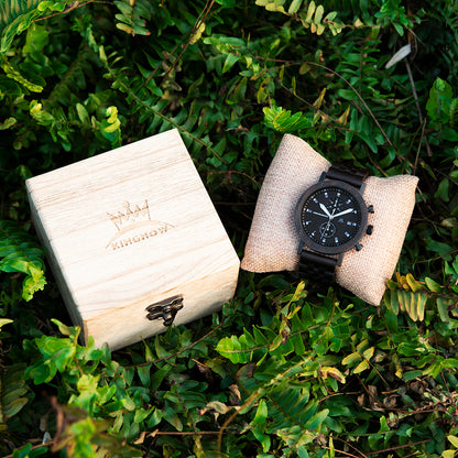 Montre en bois_Abysse sur un tapis de nature